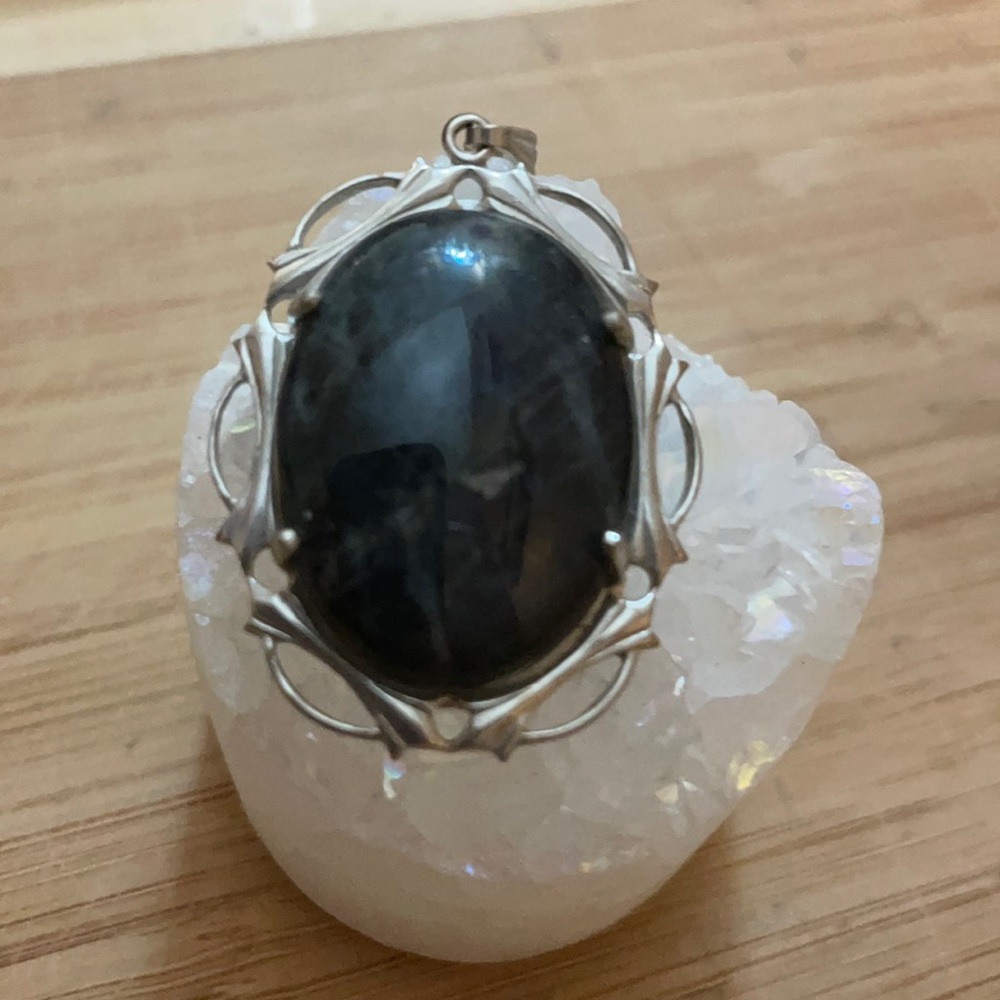 Labradorite pendant